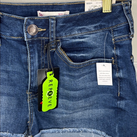 (NWT) SO Dark Blue Jean Shorts size 9 - Picture 2 of 7